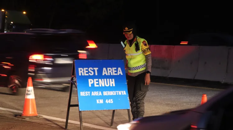 Arus Balik Meningkat, Polres Semarang Kanalisasi Rest Area di Tol