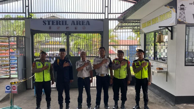Polres Batang Ikut Amankan Kunjungan Lebaran di Lapas