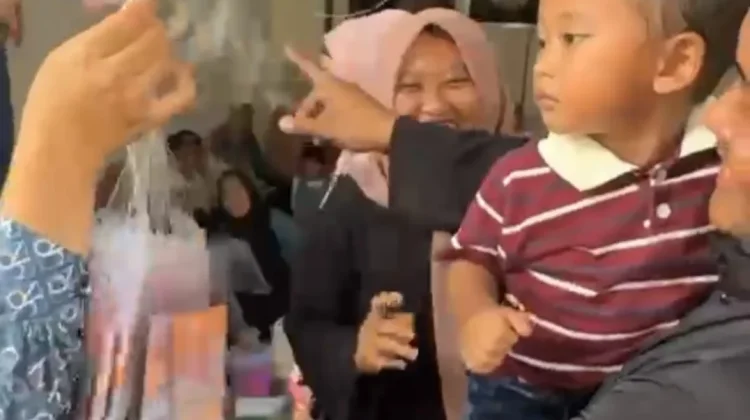 Cabut Duit Ramaikan Acara Halalbihalal Bani Kastam di Semarang