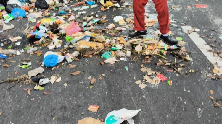 Viral Sampah Tumpah, DLH Kota Semarang Gerak Cepat Bersihkan
