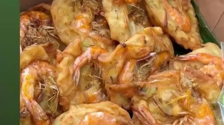 Resep Bakwan Istimewa dengan Topping Udang Besar