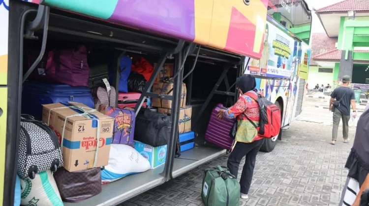 Arus Balik, Gubernur Lepas Ribuan Pemudik Naik Bus Gratis ke Jakarta dan Bandung