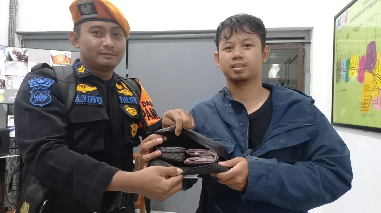 KAI Semarang Selamatkan Barang Tertinggal Penumpang, Total Nilainya Rp105 Juta