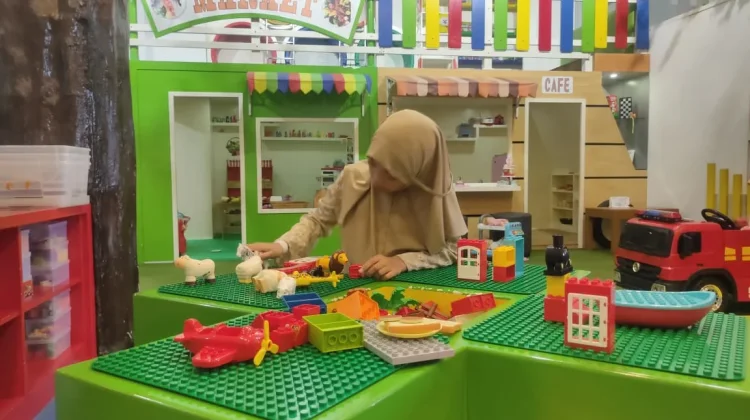 Menumbuhkan Nilai Karakter di Taman Bermain