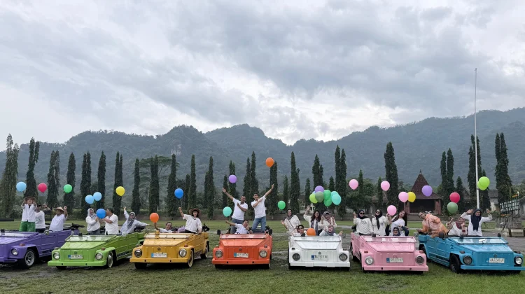 “VW Jadul 'Ngebut' Lagi, Mobil Klasik ‘Ngaspal’ Dongkrak Pariwisata Jawa Tengah
