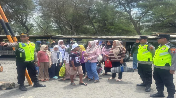 Pastikan Keselamatan Pengunjung, Polres Purworejo Lakukan Pengamanan di Pantai D