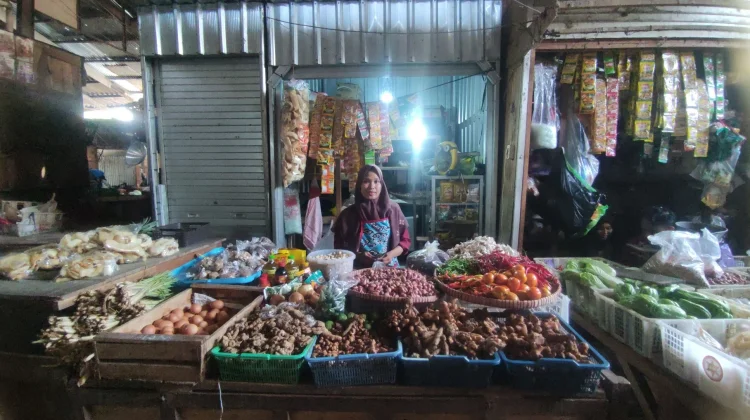 Lebaran Usai, Harga Bapokting di Pasar Kendal Banyak Berubah