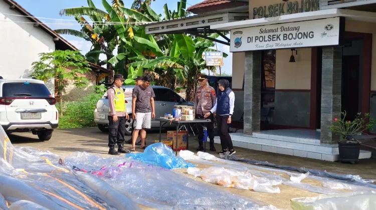 Polsek Bojong Amankan Balon Udara dan Petasan