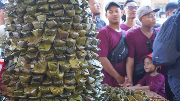 Perdana Digelar, Seribu Bugis Hidupkan Syawalan Kampung Bugisan