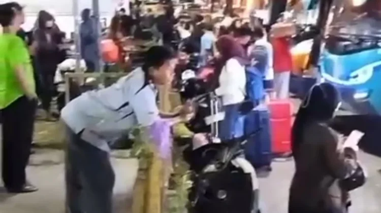 Terminal Induk Jati Kudus Masih Dipadati Perantau
