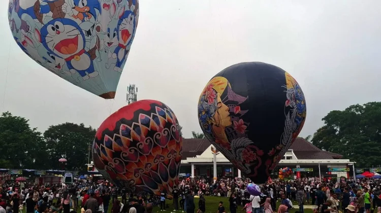 Penerbangan Balon Udara Menutup Rangkaian Pesta Rakyat Pemkab Magelang