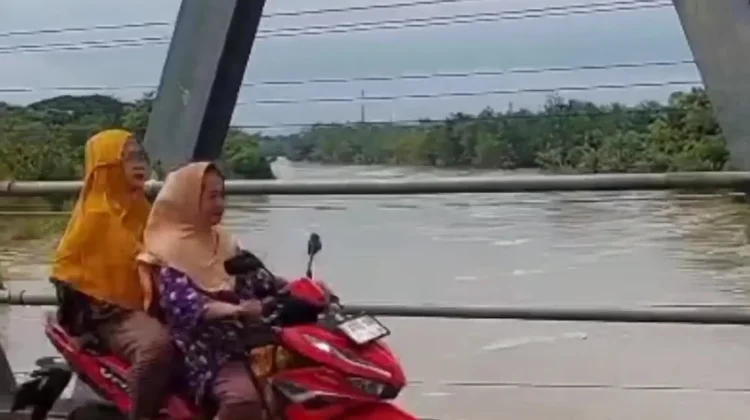 Hujan Semalam, Tinggi Muka Air Sungai Comal Naik