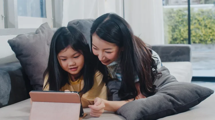 Cara Ibu LDR Atur Digital Anak agar Tetap Aman