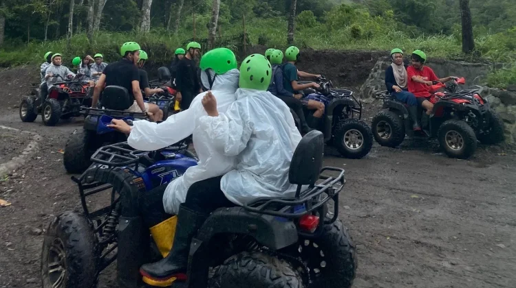 Serunya Jelajah Lereng Gunung Merapi dengan ATV