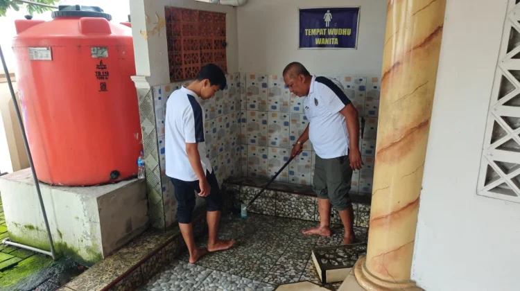 Sambut Hari Bakti Pemasyarakatan, Lapas Semarang Bersih-bersih Lingkungan