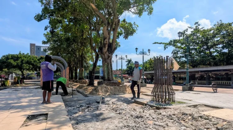 Alun-alun Sisi Timur Rusak, Pemkab Rembang Perbaiki Sementara