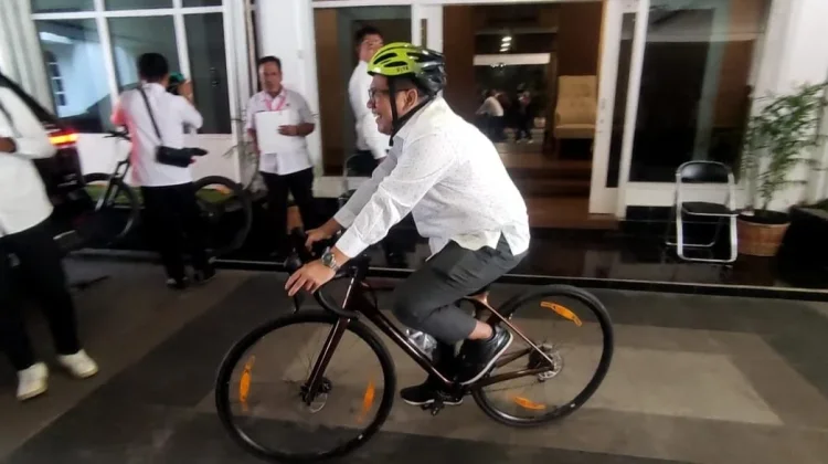 Ketua DPRD Kendal mulai Gunakan Sepeda ke Kantor