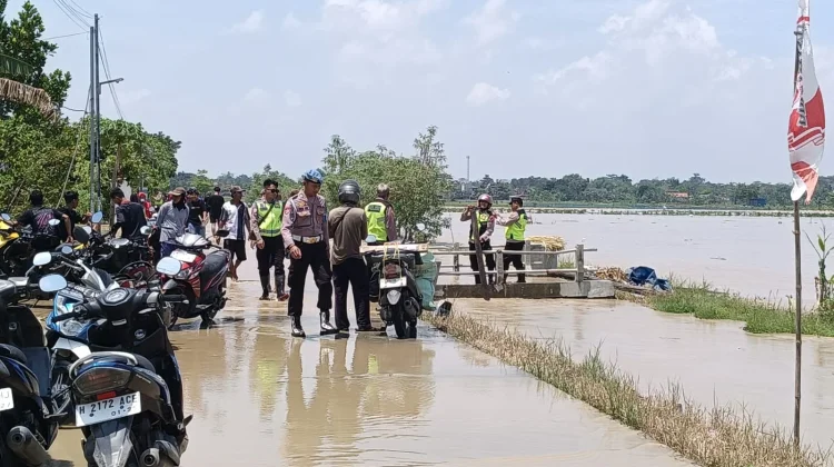 Tanggul Sungai Tuntang Jebol, Polres Demak Siaga Penuh