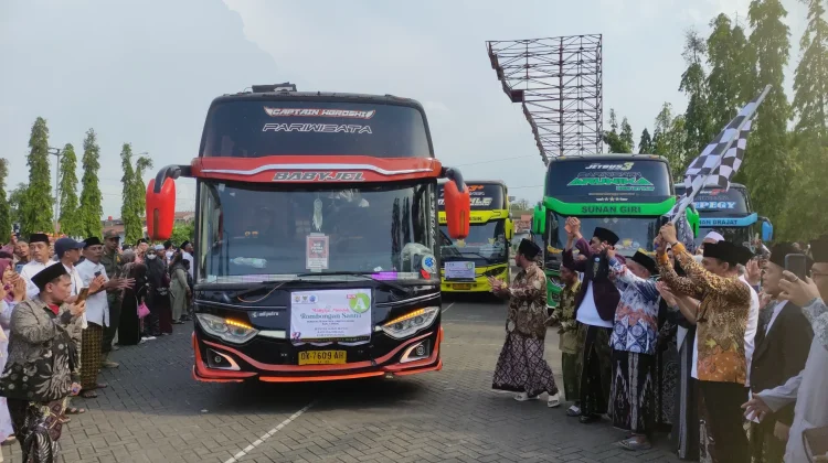 Balik Ponpes Lirboyo, 558 Santri Asal Kendal Naik Bus Gratis