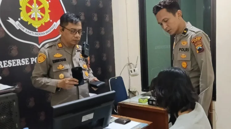 Nyaris Dimassa, Pencuri Telepon Seluler Diamankan Polisi