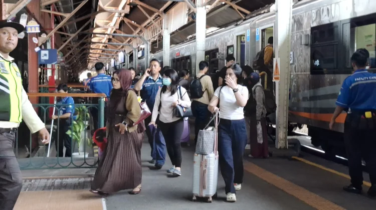 Libur Kenaikan Isa Almasih, PT KAI DAOP IV Layani 139.477 Penumpang