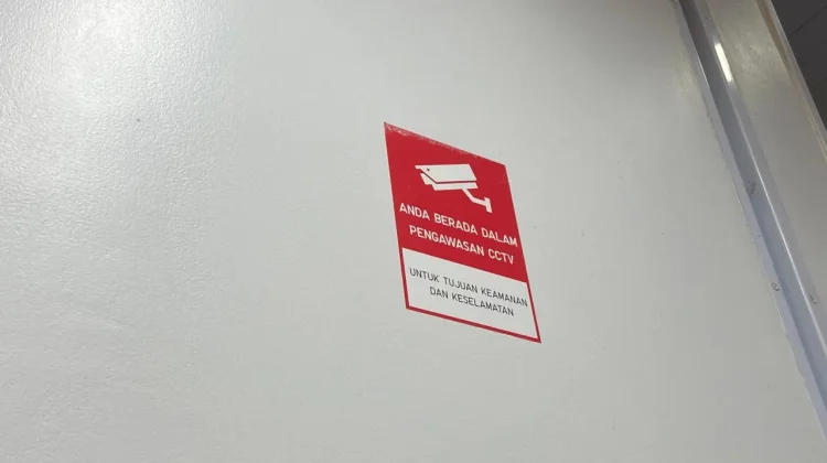 Dengan Adanya Stiker Keamanan Belanja Jadi Tenang