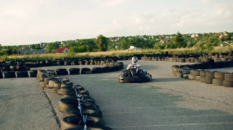 Serunya Mengendarai Gokart, Sensasi Kecepatan yang Memacu Adrenalin