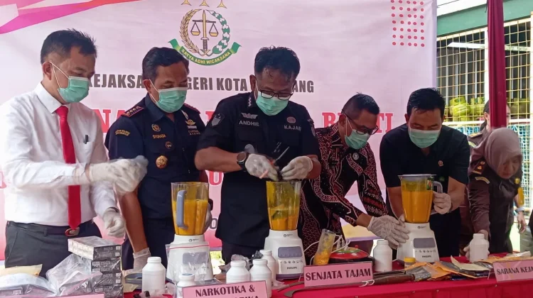 Kejari Semarang Musnahkan 859 Gram Sabu Hingga 75 Karton Rokok Tanpa Pita Cukai