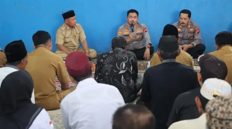 Kapolres Demak Turun ke Desa, Sosialisasikan Bahaya Miras Oplosan