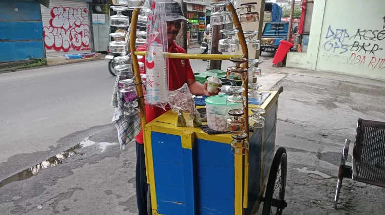 Es Puter Jadul Solo, Legitnya Rasa yang Tak Tergantikan