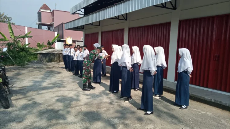 Latihan PBB, Siswa Batang Manfaatkan Halaman Koperasi Merah Putih