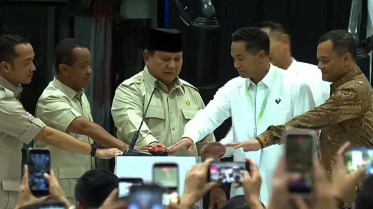 Presiden Prabowo Resmikan Pabrik Kendaraan Berbasis Listrik di Magelang