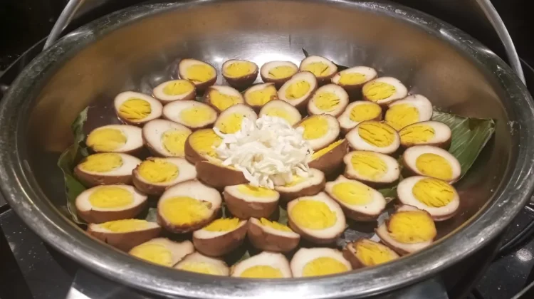Rahasia Warna Cokelat Telur Pindang dari Bahan Alami