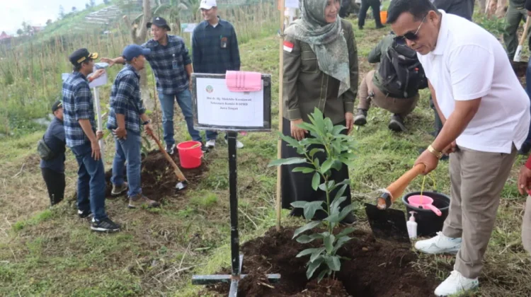 Komisi B DPRD Jateng Apresiasi Penanaman 120 Pohon di Hulu Rawapening
