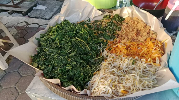 Sego Gudangan Oyek, Sederhana, Tapi Menaklukkan Lidah Zaman