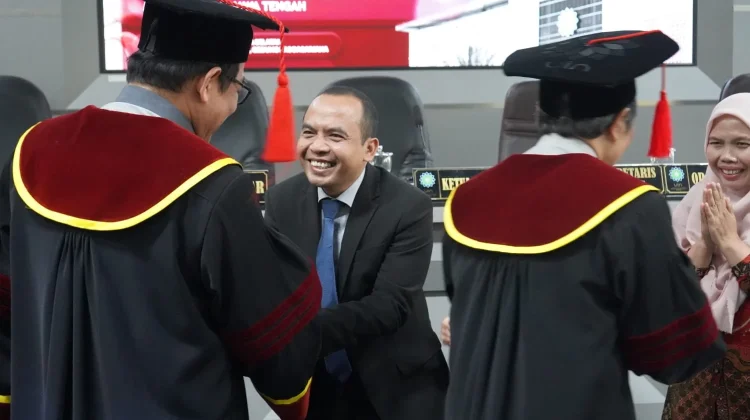 Teliti Implementasi Wakaf Produktif, Dakhori Raih Gelar Doktor UIN SGD Bandung