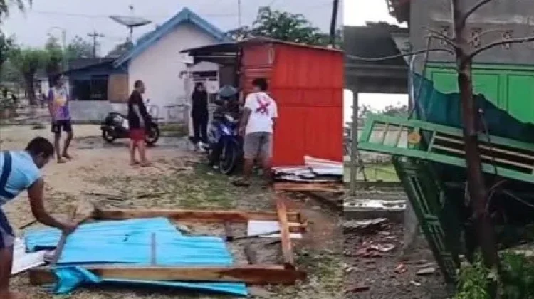 Angin Puting Beliung Rusak Rumah Warga di Rembang