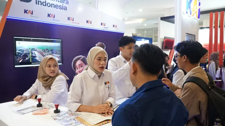 Ribuan Pelamar Padati Booth KAI di Campus Job Fair Semarang