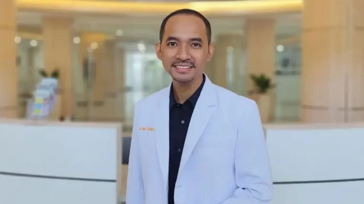 Didikan FK Undip antar dr. Samuel Mengabdi Layani Kesehatan Mata di Papua