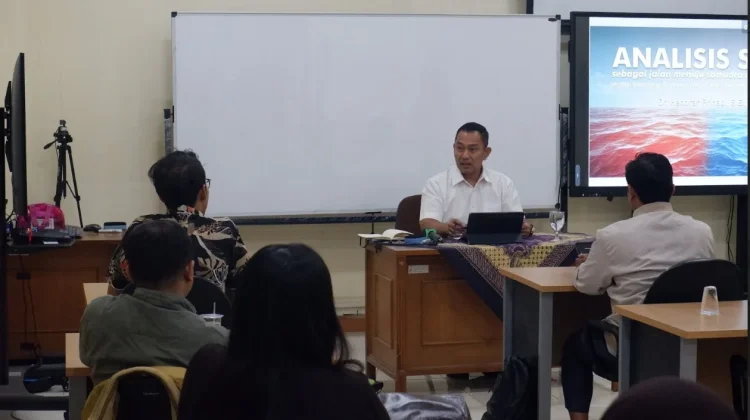 Kuliah Praktisi USM, Hendi Berikan Tips Hadapi Dinamika Persaingan Bisnis