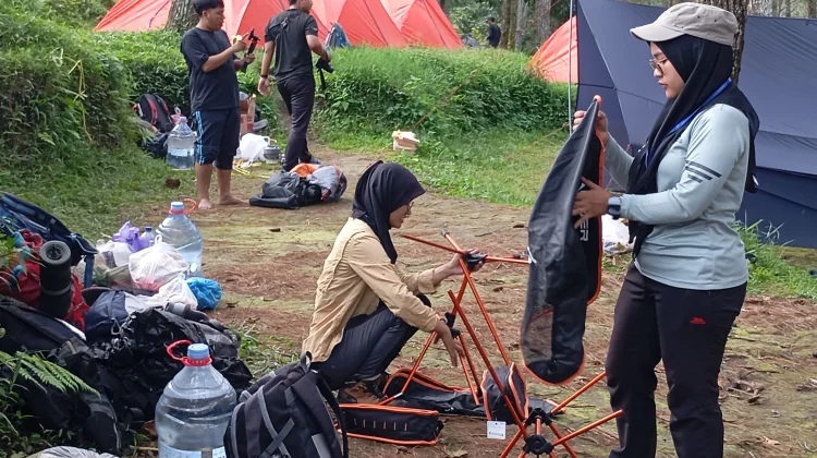 Tren Jelajah Alam Meningkat, Jateng Cetak Pemandu Gunung Profesional