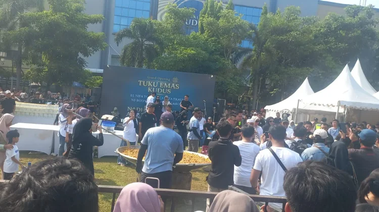 Ribuan Warga Kudus Nikmati Masakan Bobon Santoso