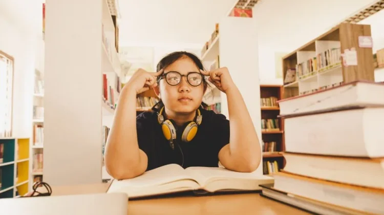 Bukan Sekadar Julukan, Ini Makna di Balik Istilah Kutu Buku