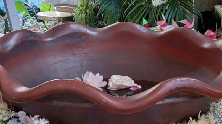 Karon Tedhak Siten, Simbol Suci Sang Bayi