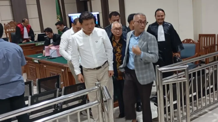Tiga Mantan Bos Sritex Dituntut 16 Tahun, Hakim: Jangan Coba Hubungi Kami