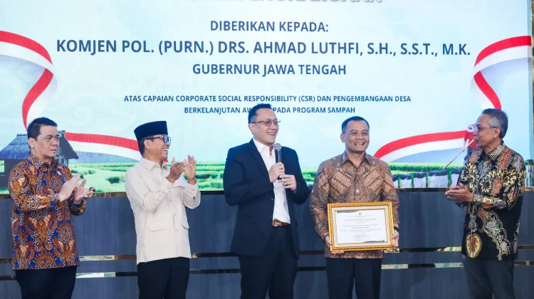 Gubernur Jateng Raih Penghargaan Nasional Program Pengelolaan Sampah