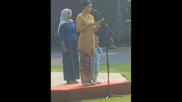 Gandeng Putri Kecilnya, Belinda Birton Pimpin Peringatan Hari Kartini di Kudus