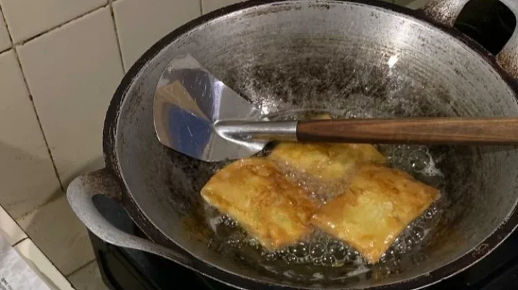 Cara Menggoreng Martabak agar Renyah dan Lembut