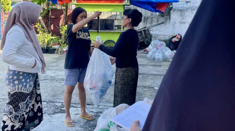 Ibu Rumah Tangga Jadi Penggerak Utama Bank Sampah di Lingkungan