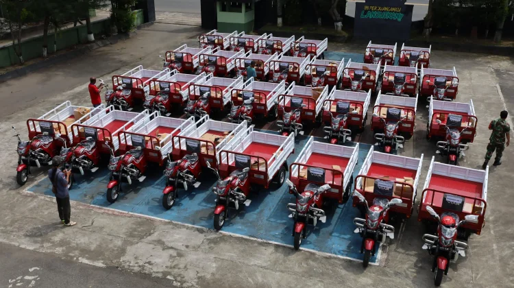30 Kendaraan Roda Tiga untuk KDKMP Tiba di Rembang, Dukung Operasional Desa